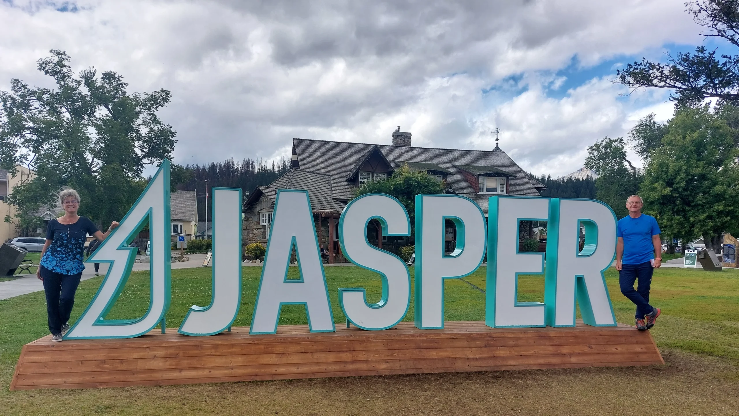 Jasper ist ein sehr beliebter Touristenort und Ausgangspunkt für Wanderungen im gleichnamigen Nationalpark. Es liegt ca. 200 km nördlich von Banff.