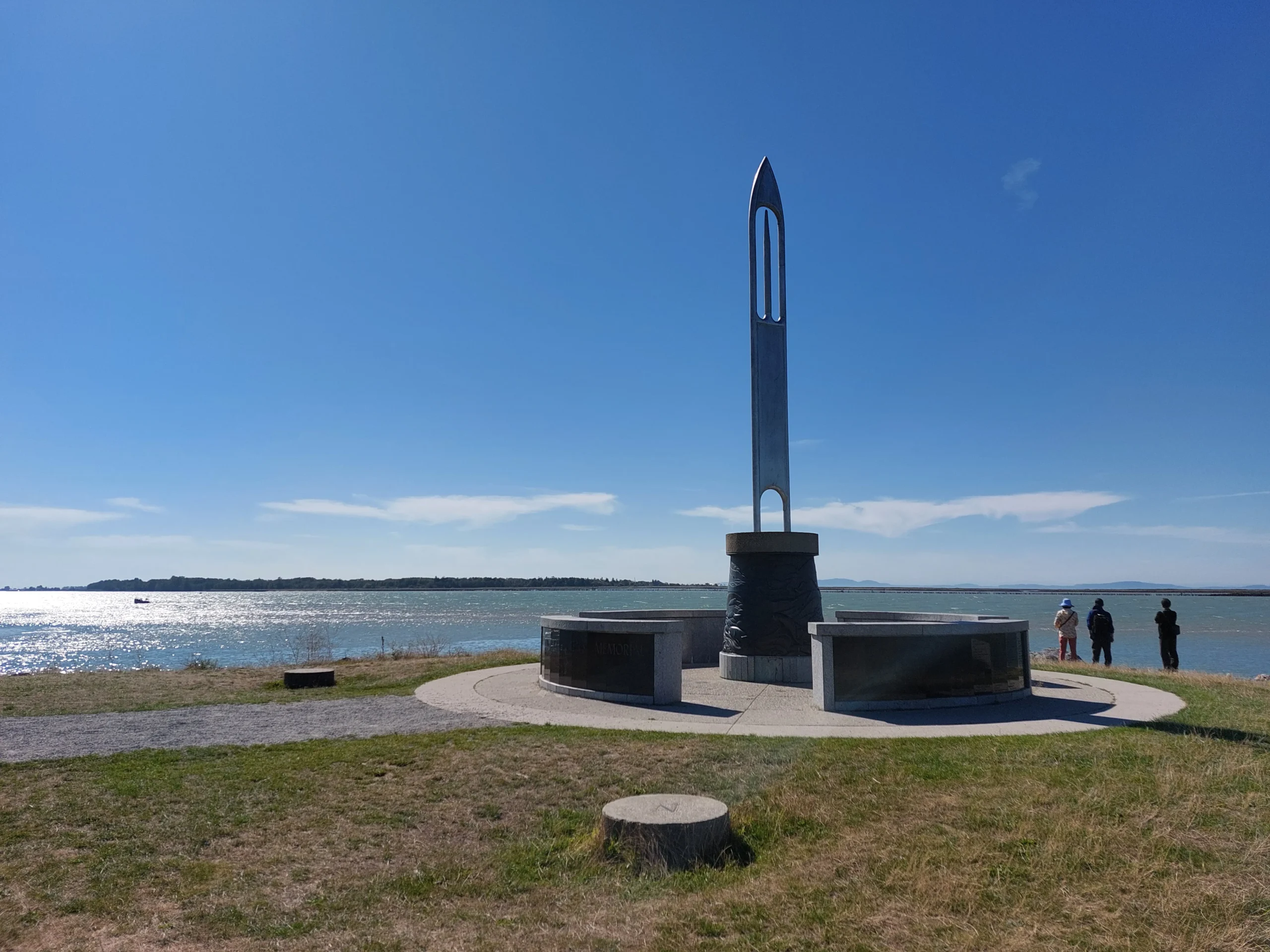 Hier das Denkmal für die Seefahrer, die beim Dienst für die Gemeinde ihr Leben ließen.