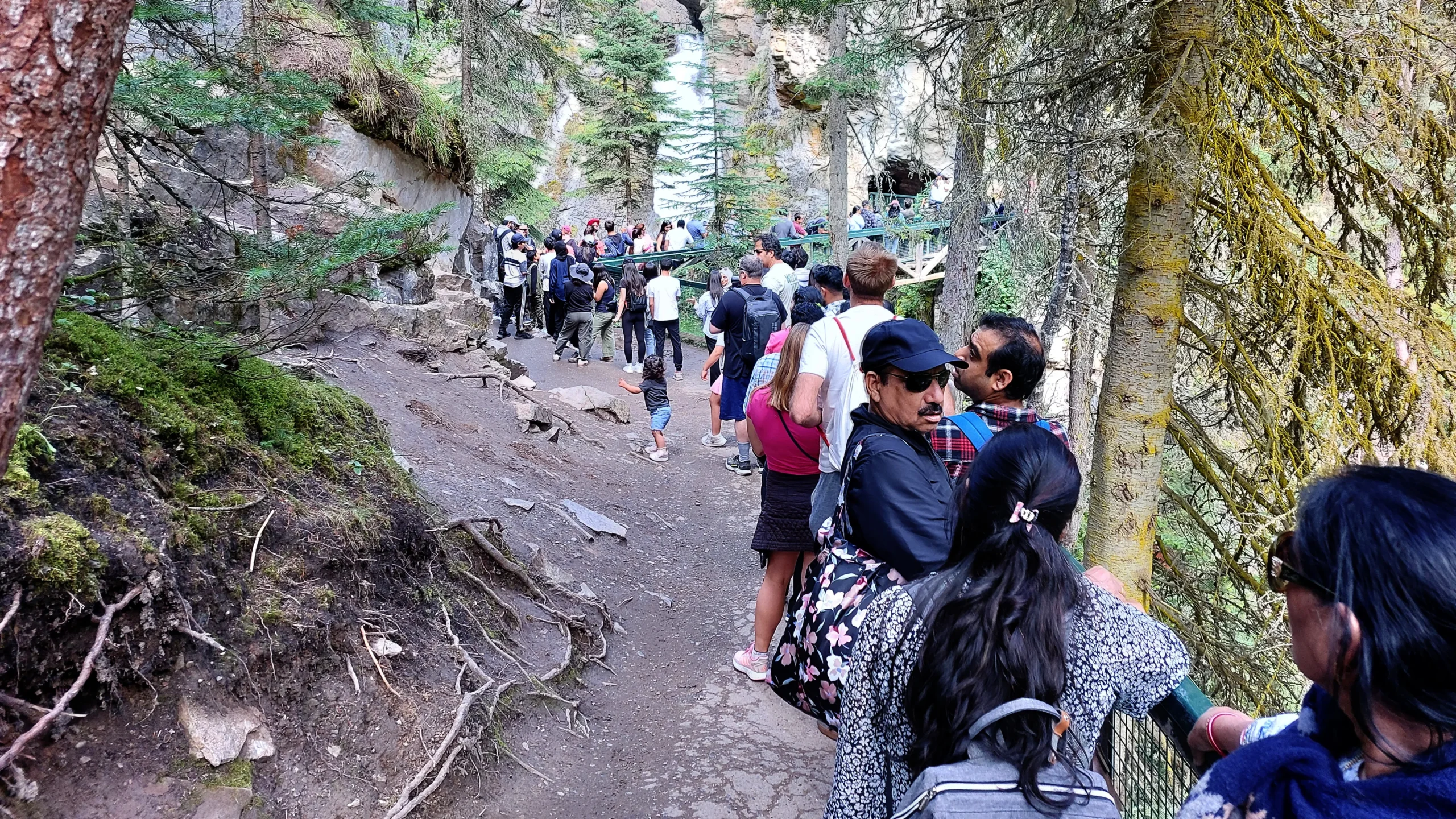 Hier kann man sich einreihen, wenn man noch nie einen Wasserfall gesehen hat.