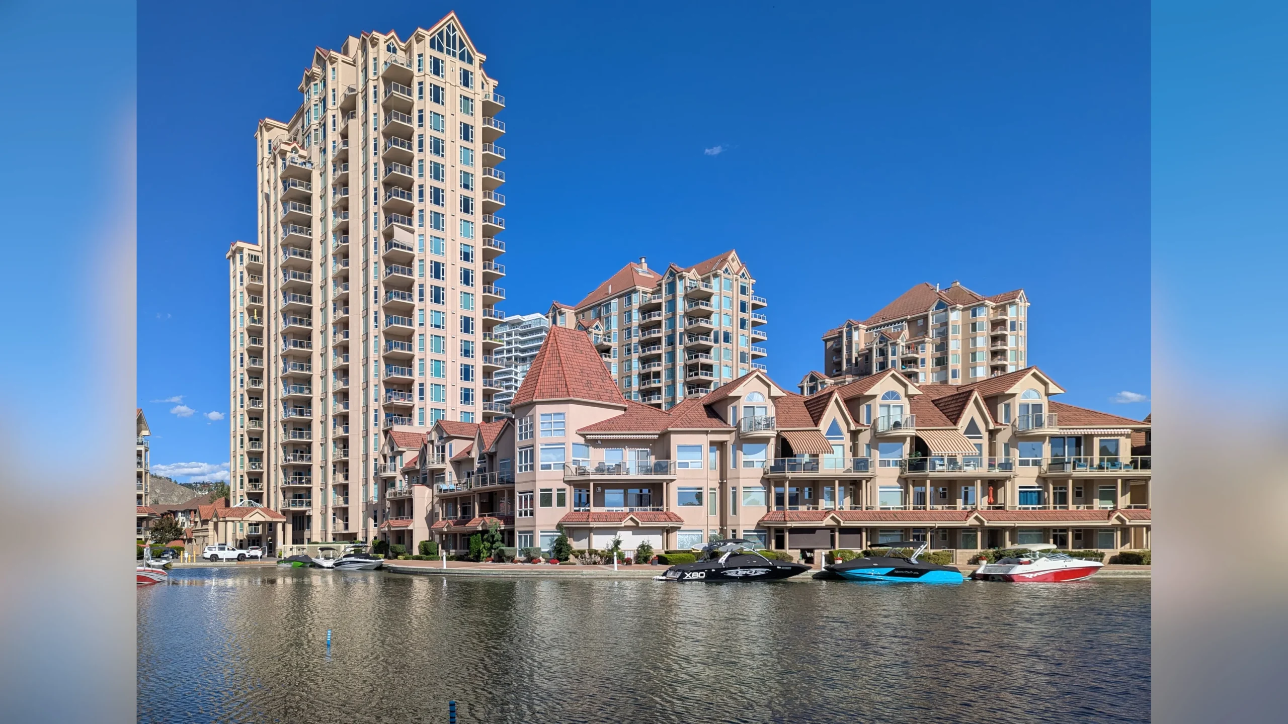 Zugegeben, in dieser Gegend wird wahrscheinlich kein Rohde & Schwarz Entwickler aus Chemnitz ein Property besitzen.