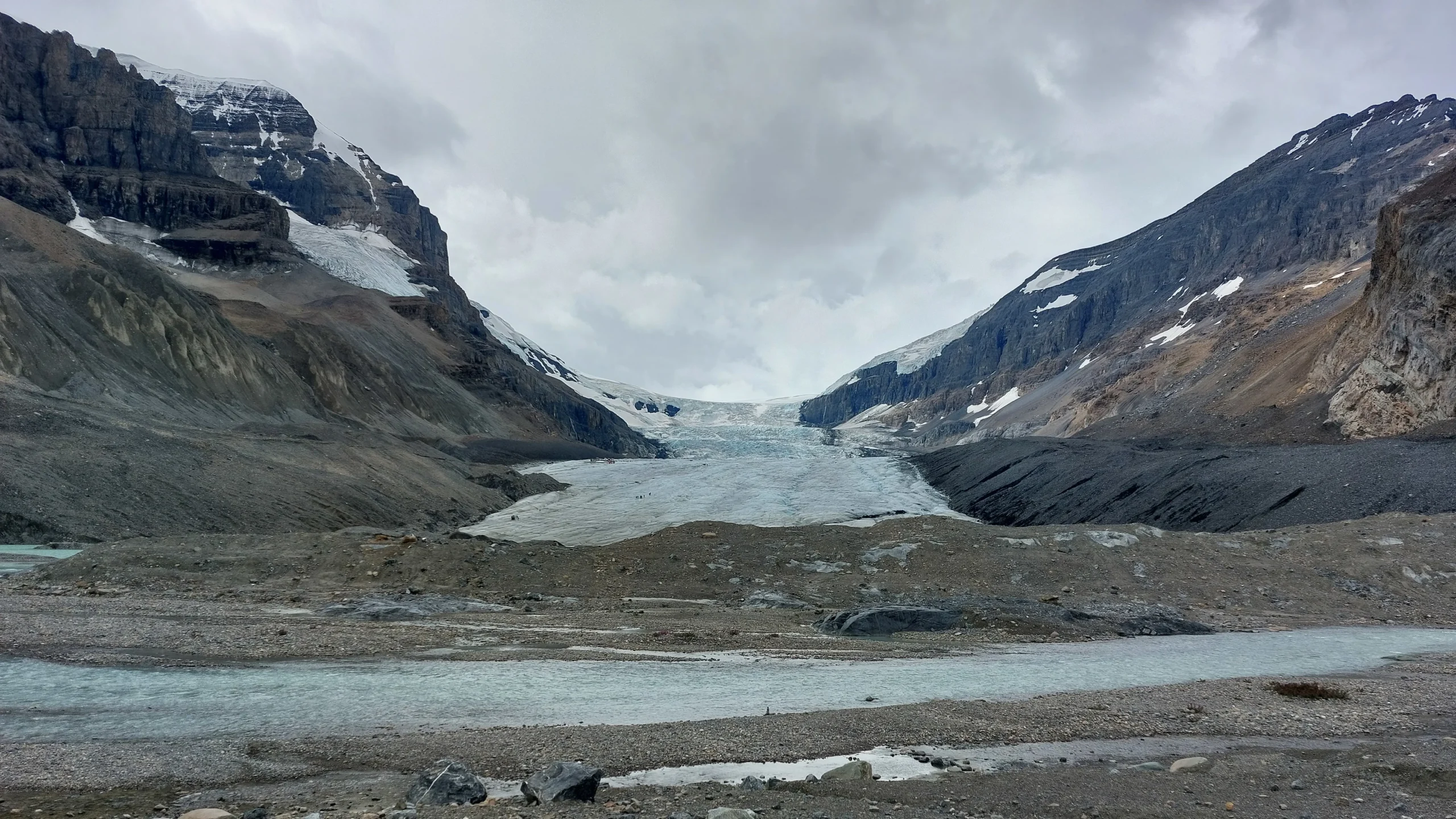 Unsere Tagesunternehmung war die Wanderung zur Zehe des Athabasca-Gletschers.
