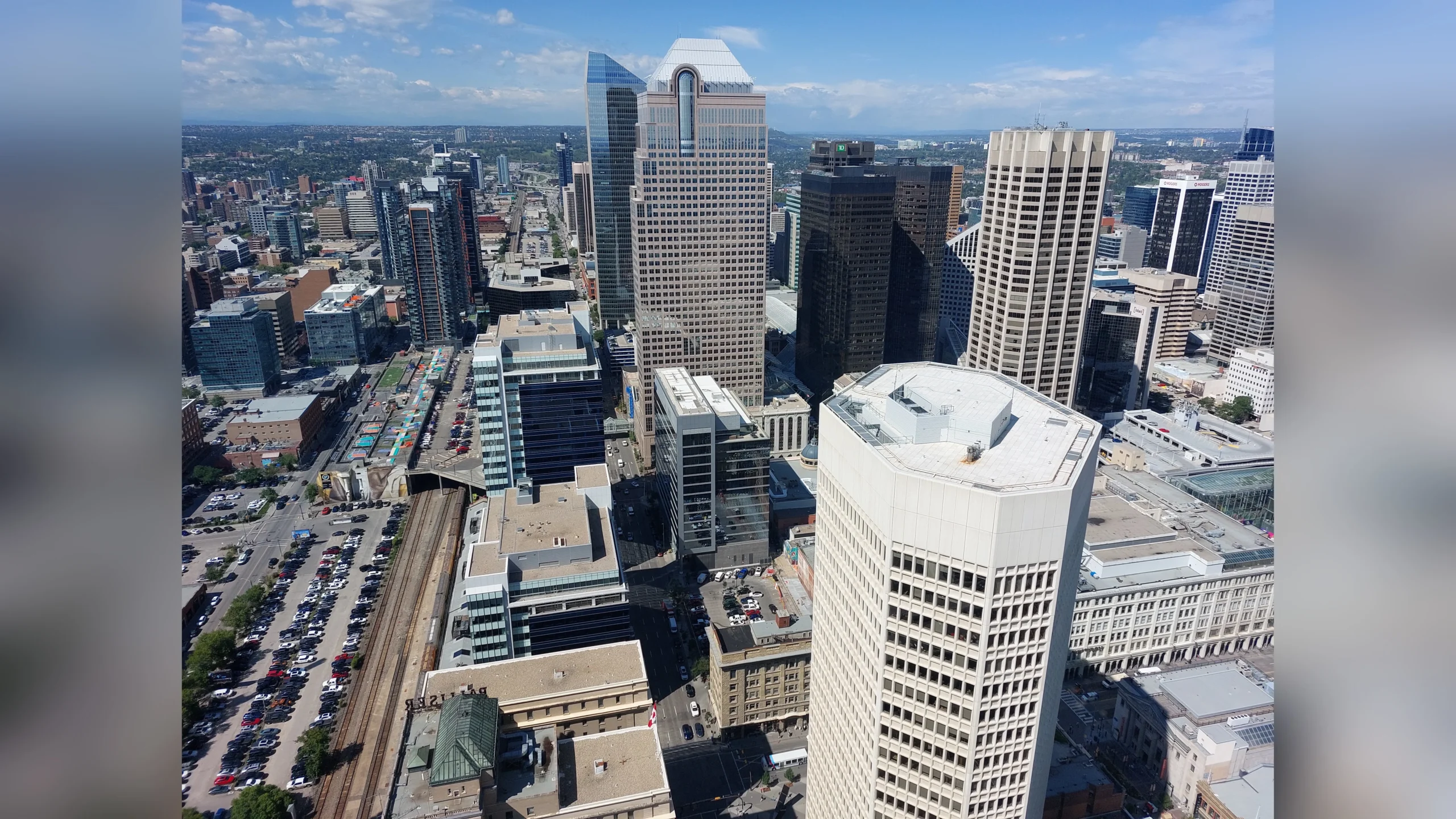 Trotz der Größe der Stadt, wirkte die Metropole nie hektisch und selbst das Autofahren war angenehm ruhig.
