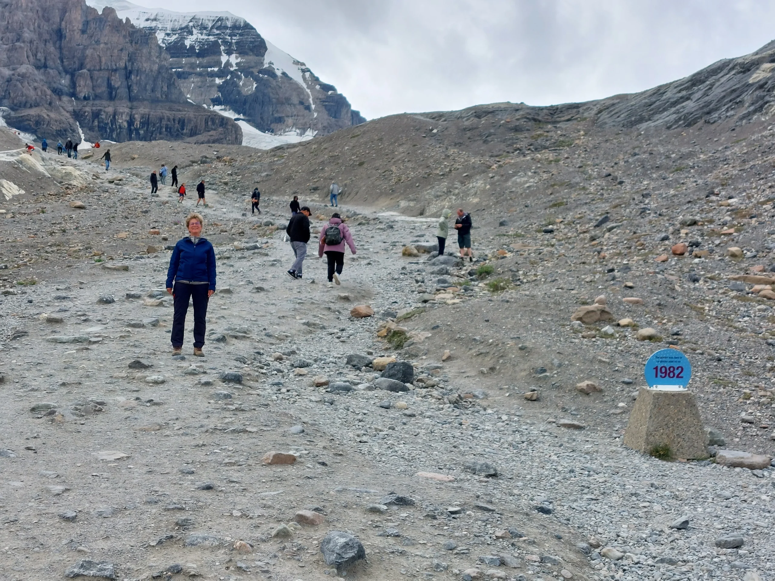 Wie wir lernen konnten, schmilzt der Gletscher schneller, als es wegen der Klimaerwärmung seien dürfte. Warum bleibt ungewiss.