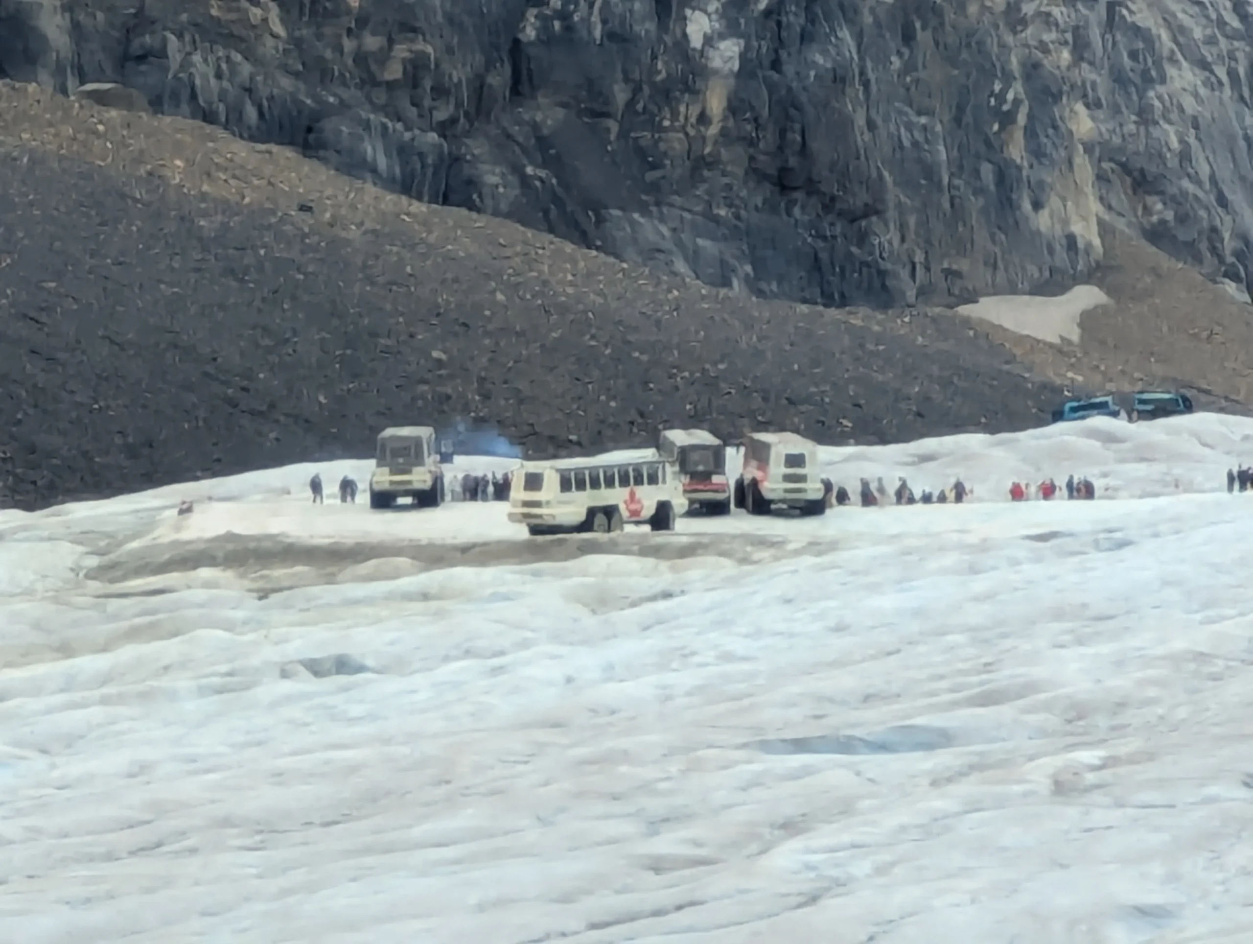 Man kann sich natürlich auf den Gletscher kutschieren lassen. Ob das nachhaltig ist, ist zweifelhaft.