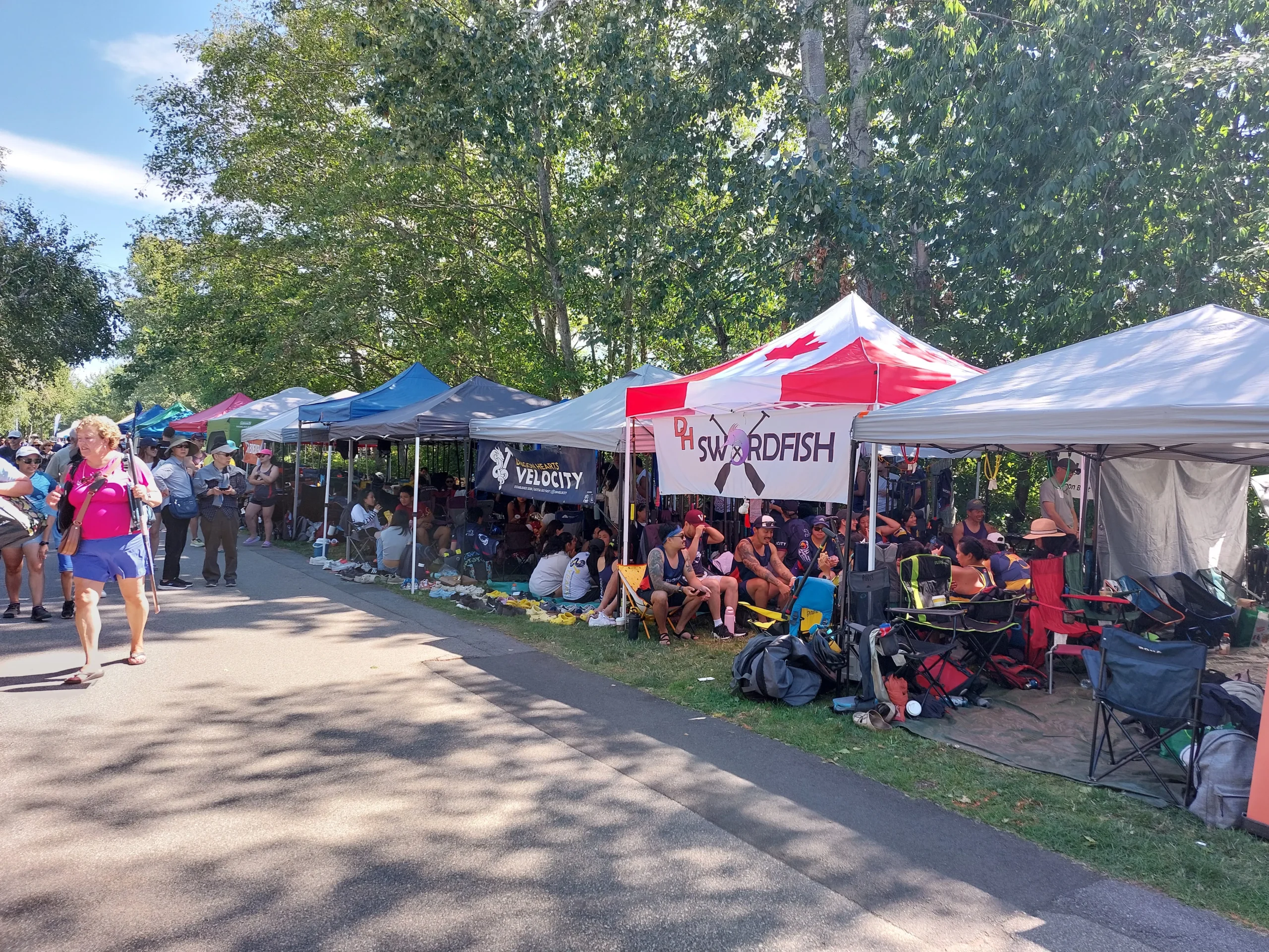 Hier eine Gasse mit den Teilnehmerteams.