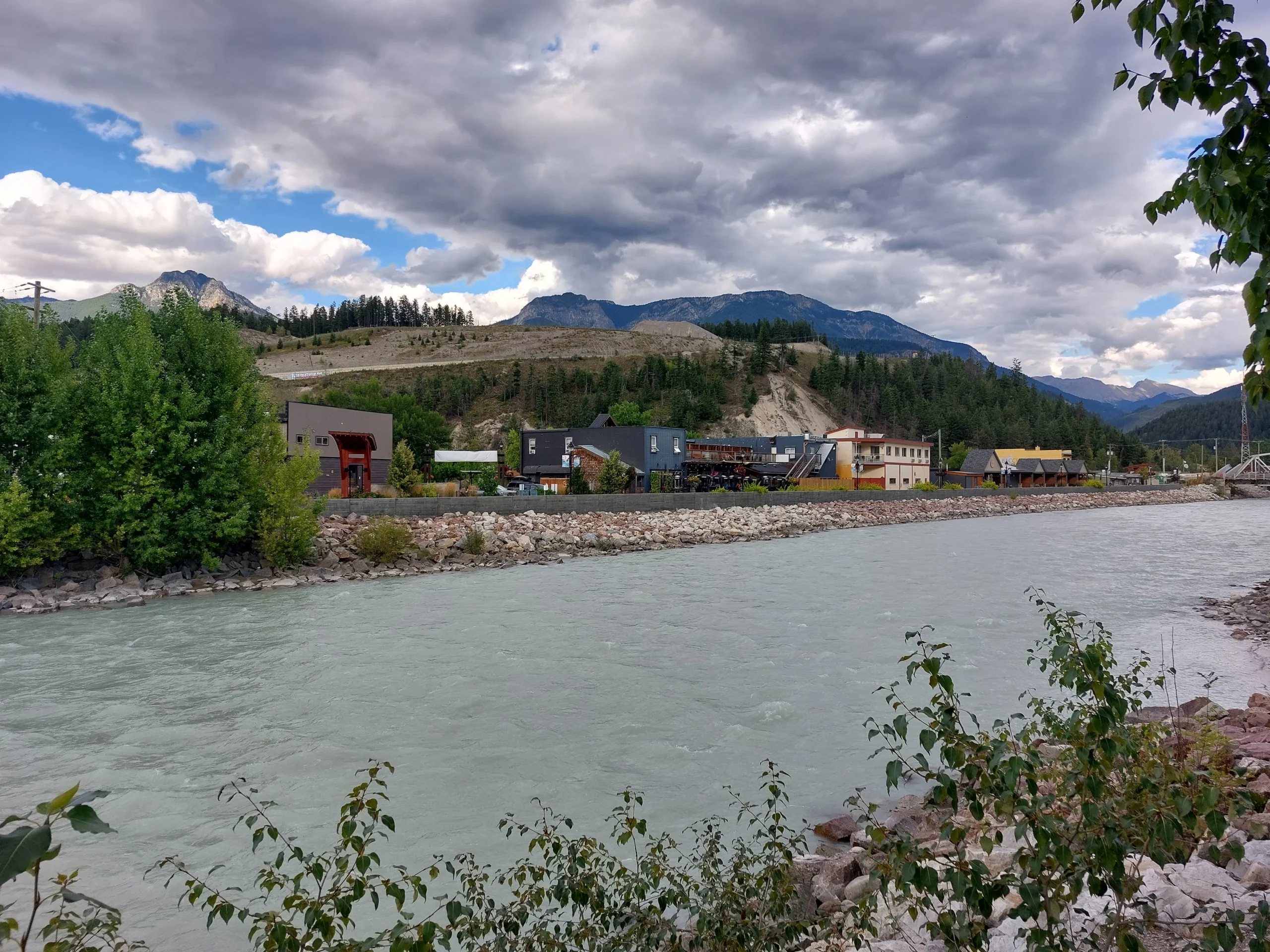 E s war nicht so recht herauszufinden, ob der Ort aufgebaut oder verlassen wird.