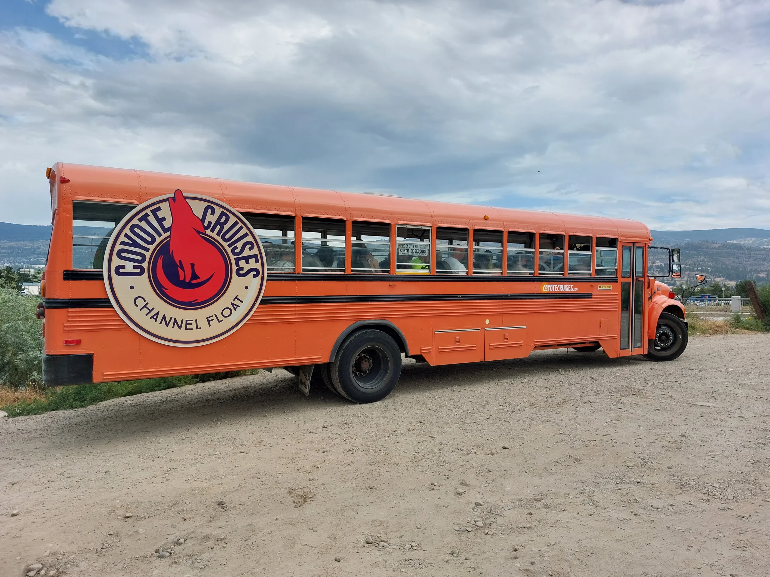 Der alte Schulbus brauchte uns an den Ausgangspunkt zurück.