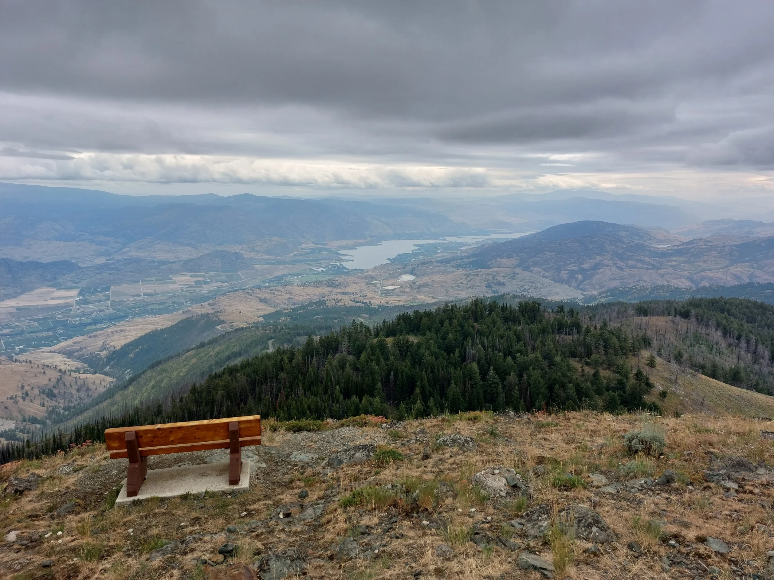  Wegen des riesigen Regengebietes in dieser Gegend ist die gepriesene Sicht eingeschränkt.