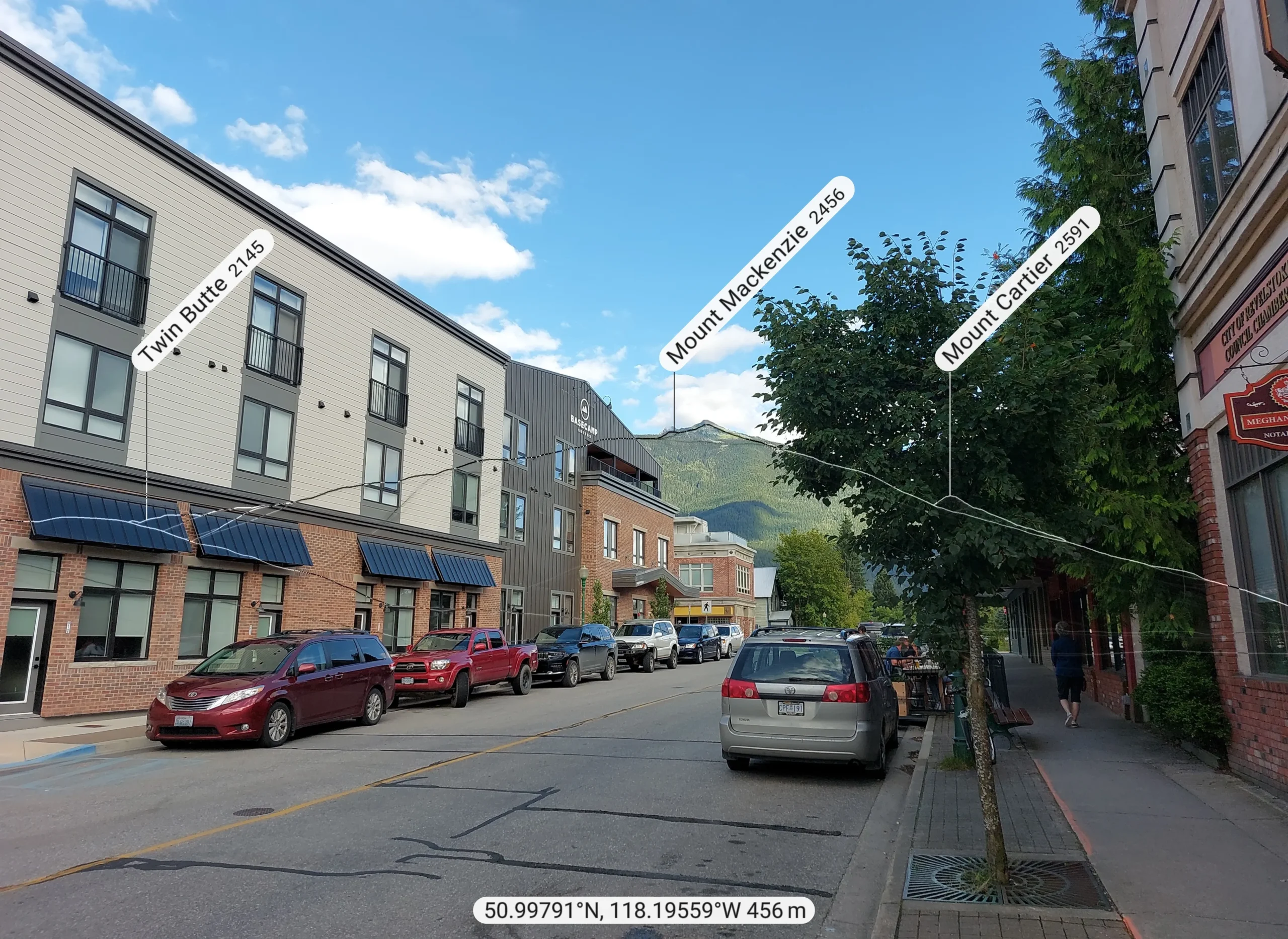 Nach der Ankunft in Revelstoke sahen wir schon die ersten richtigen Berge der Rocky Mountains.