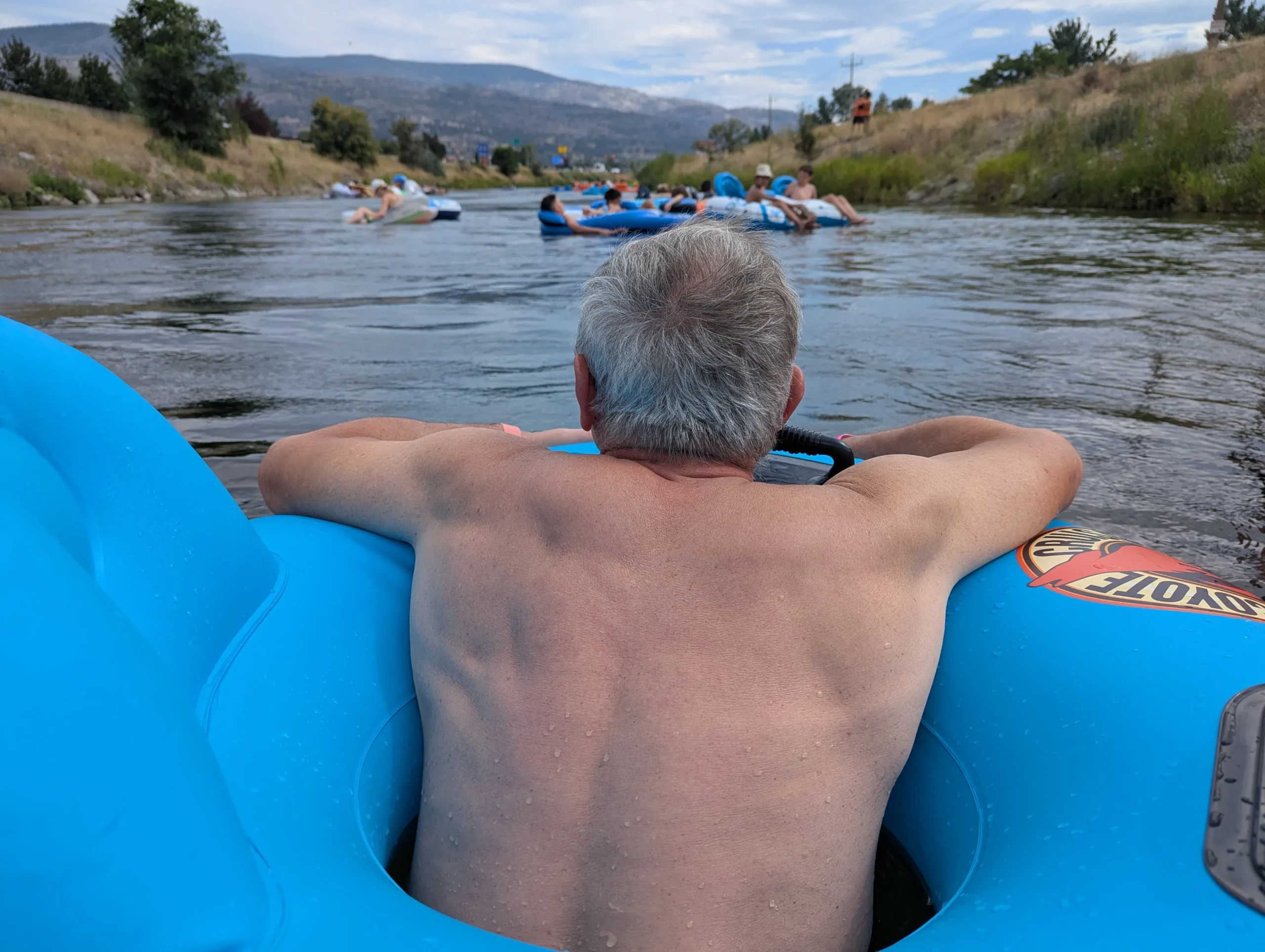 Um etwas Fahrt aufzunehmen, sorgte ich schwimmend für Vortrieb.